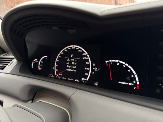 Mercedes-Benz CL63 AMG 5.5L V8 | 2012 | Gasolina | Automático | 46.000 km | Coupé