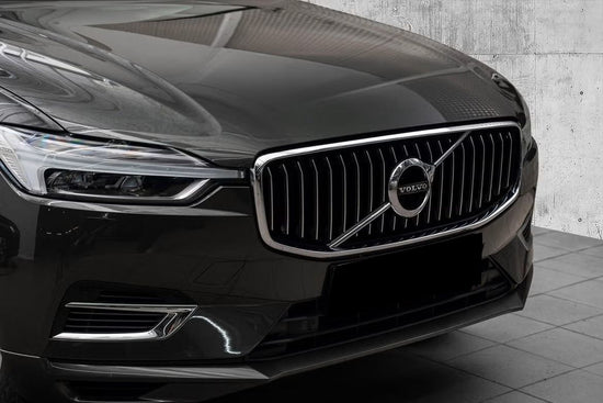 Volvo XC60 T8 Twin Engine 408cv Híbrido Recarregável Automático 2018 | SUV Premium Escandinavo | Teto Panâmico | Atrelagem | Webasto | Câmara | GPS | Tração Integral | 138 000 km | 5 200€