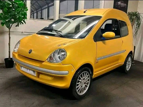 Aixam 500.4 Minivan | 2006 | Diesel | Automático | 25.072 km | Veículo Sem Carta (VSP)