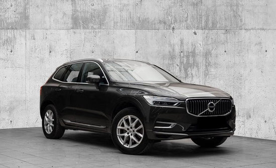 Volvo XC60 T8 Twin Engine 408cv Híbrido Recarregável Automático 2018 | SUV Premium Escandinavo | Teto Panâmico | Atrelagem | Webasto | Câmara | GPS | Tração Integral | 138 000 km | 5 200€