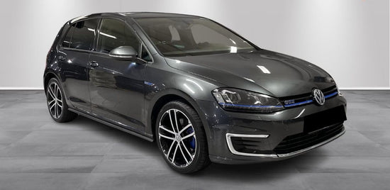 Volkswagen Golf GTE 5 Portas 204cv Híbrida Plug-in DSG Automático 2016 | Compacta Desportiva | Teto Panorâmico | Webasto | Câmara | GPS | Clim. Auto | Modo Elétrico | 106 089 km | 5 400€