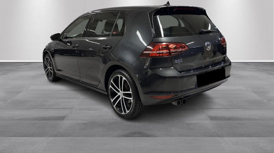 Volkswagen Golf GTE 5 Portas 204cv Híbrida Plug-in DSG Automático 2016 | Compacta Desportiva | Teto Panorâmico | Webasto | Câmara | GPS | Clim. Auto | Modo Elétrico | 106 089 km | 5 400€